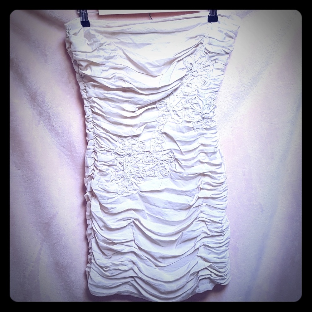 🌴 Strapless antique ivory dress